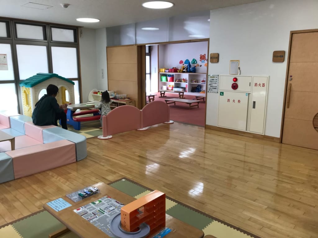 畑寺児童館の幼児室、おままごとスペース