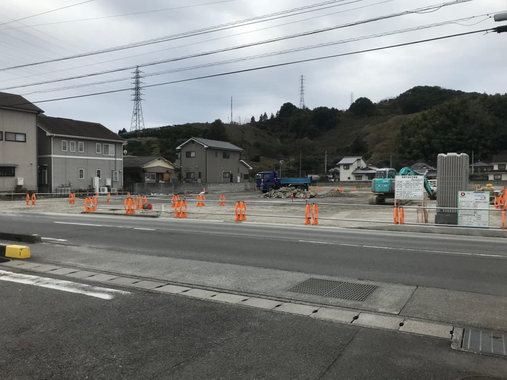 コスモス別府店建築中