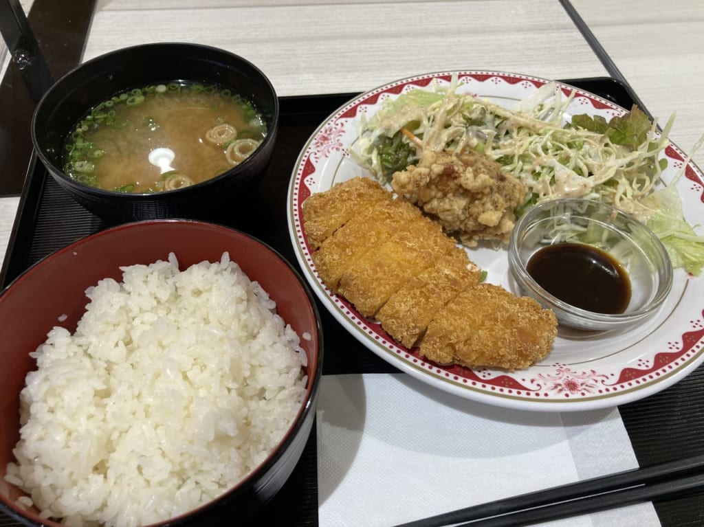 つくの屋とんかつ定食