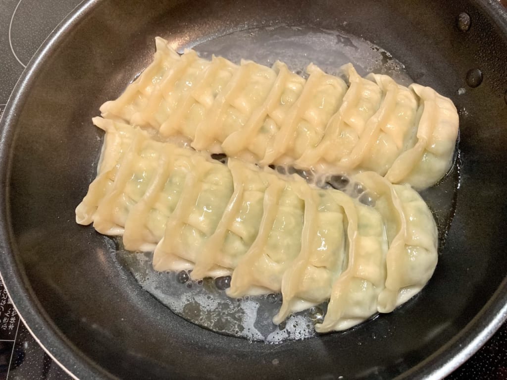 餃子の雪松