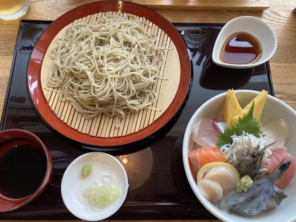 梅鈴のそばと海鮮丼