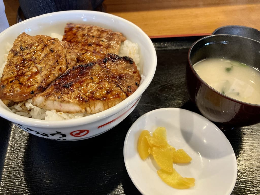 にちょう豚丼