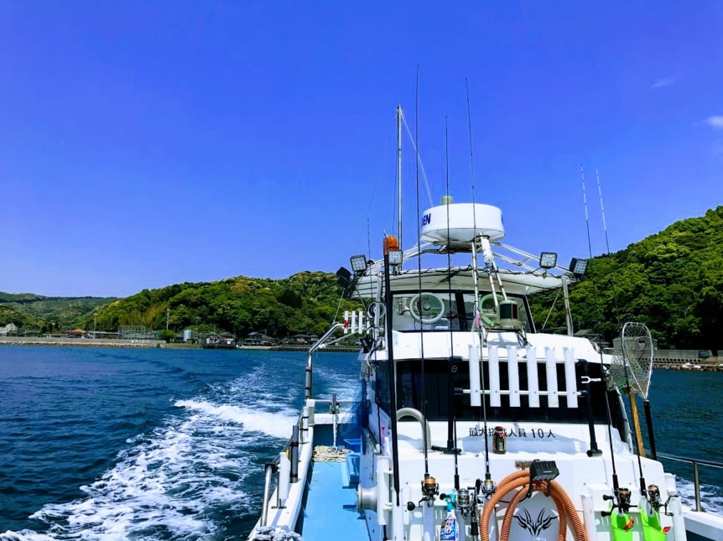 遊漁船(写真AC)