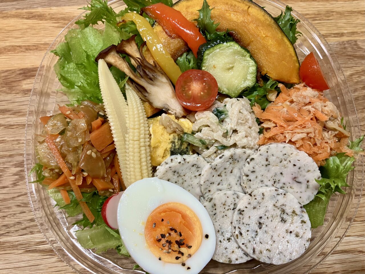 メープルブリック鶏ハムデリサラダ